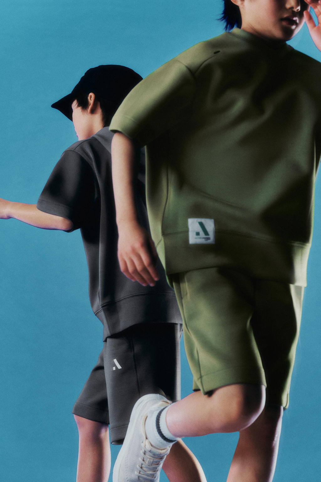 BERMUDA SPORTY CON MODAL / Gris antracita - Zara фото 6