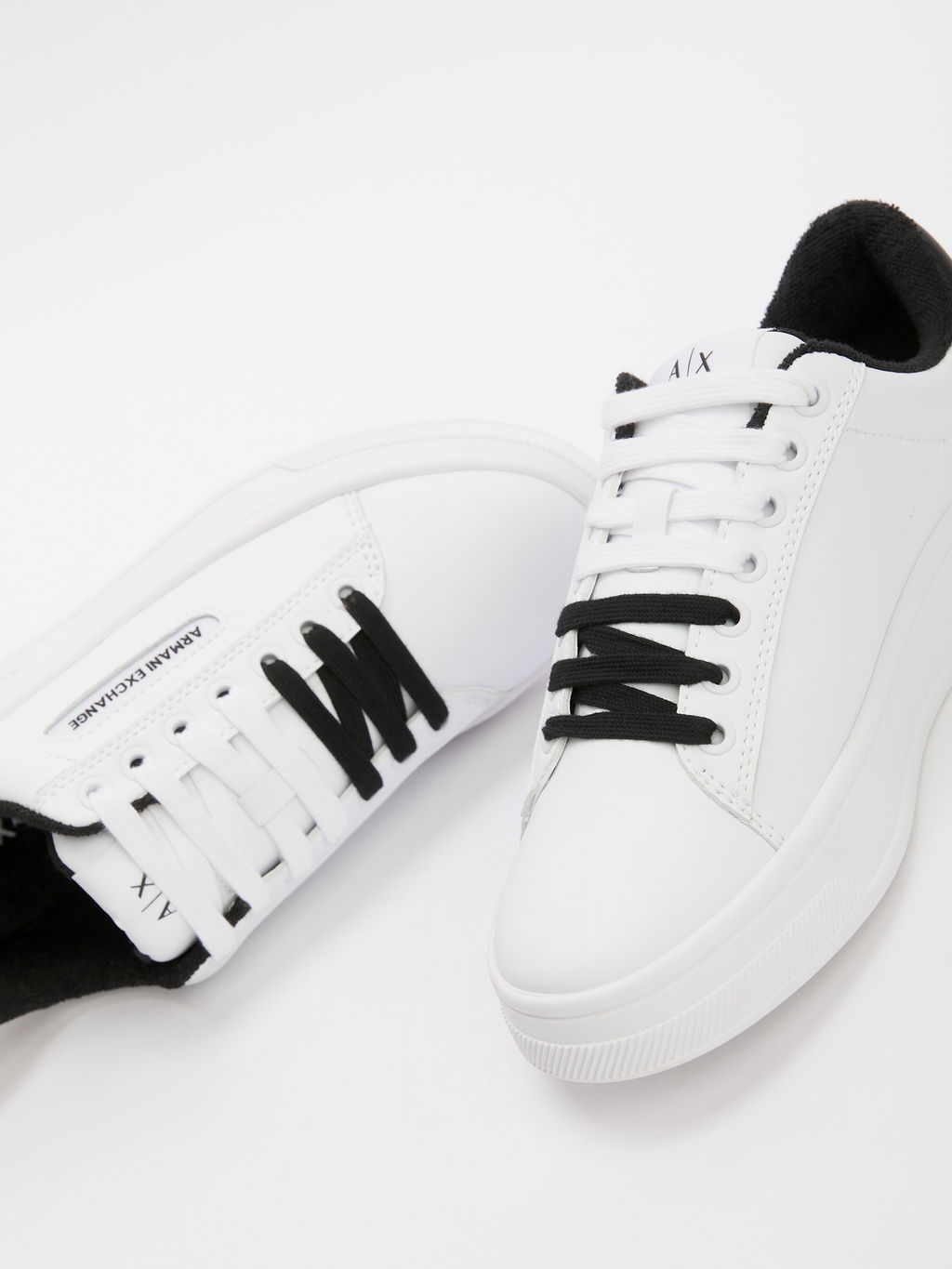 Женские кеды ARMANI EXCHANGE Артикул 4358245, белый  фото 6