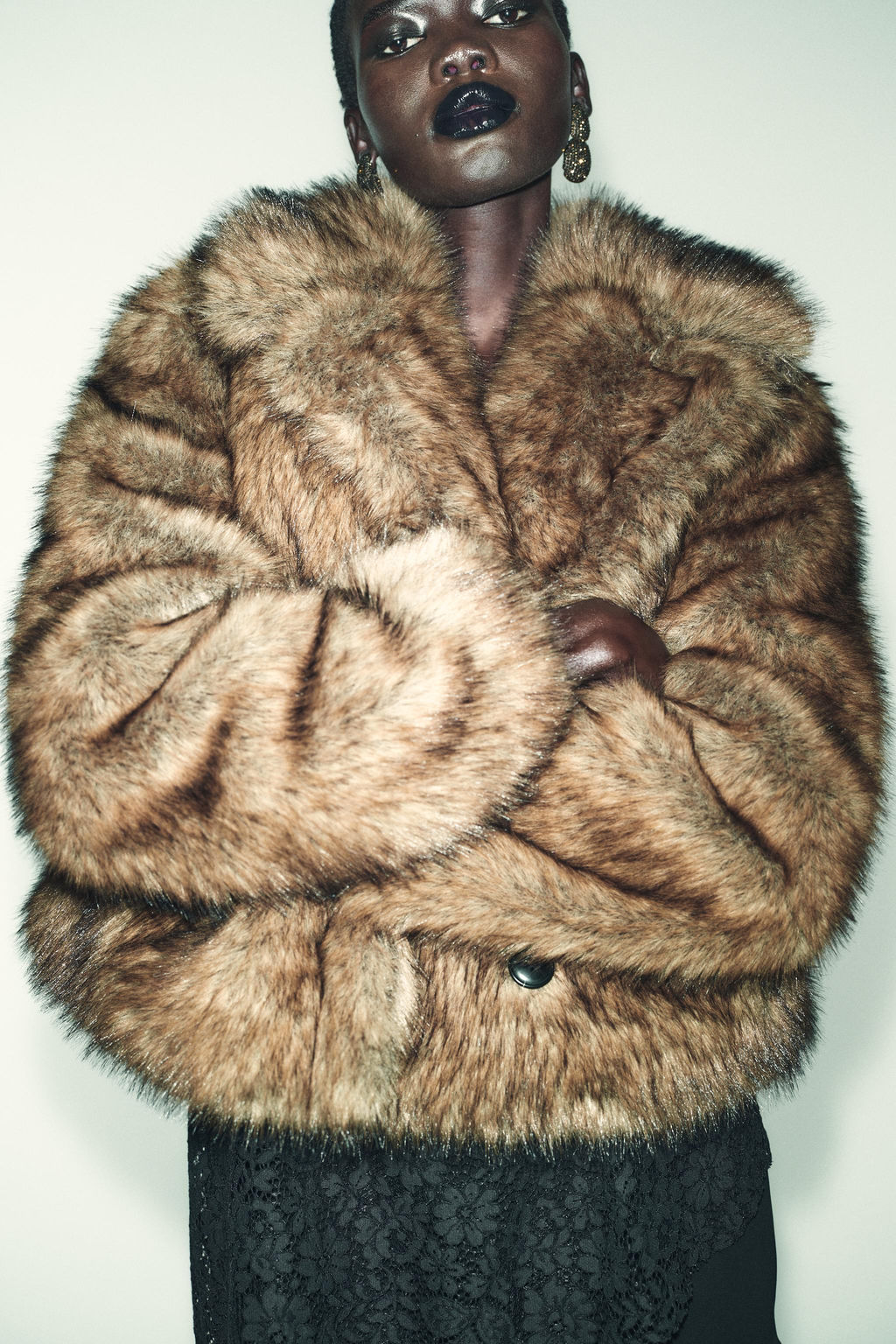 SHORT FAUX FUR COAT - Zara фото 3