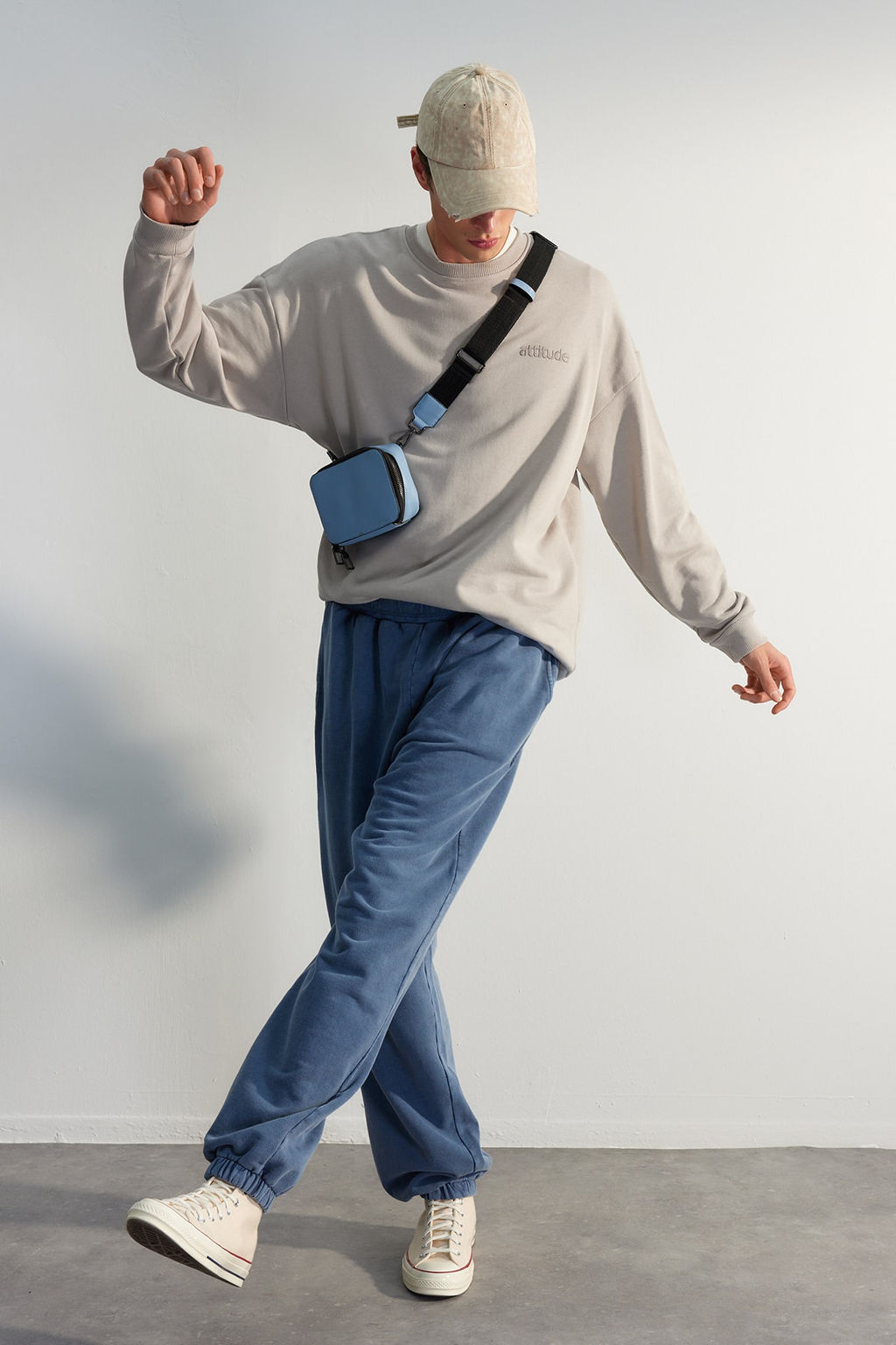 TRENDYOL MAN Premium Antrasit %100 Pamuk Oversize/Genis Soluk Efekt Ac?k Paca Esofman Alt? TMNAW24EA00002