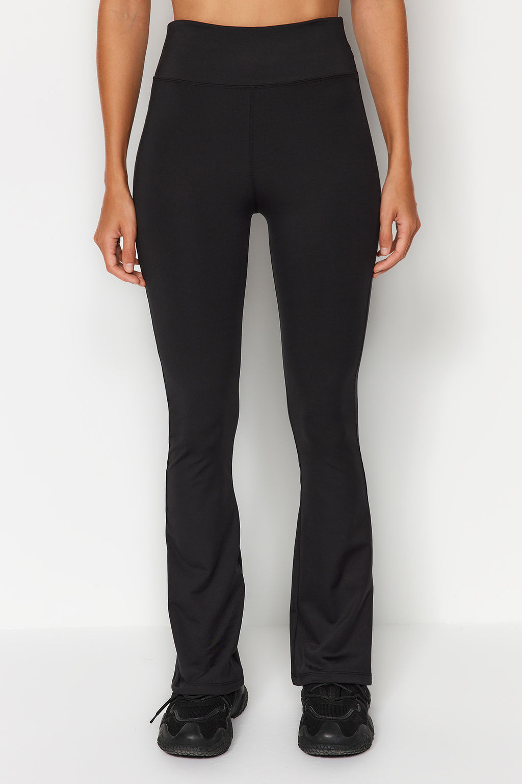 TRENDYOLMILLA Siyah Toparlay?c? Ispanyol Paca Yoga Orme Spor Tayt TWOAW23TA00018 фото 15