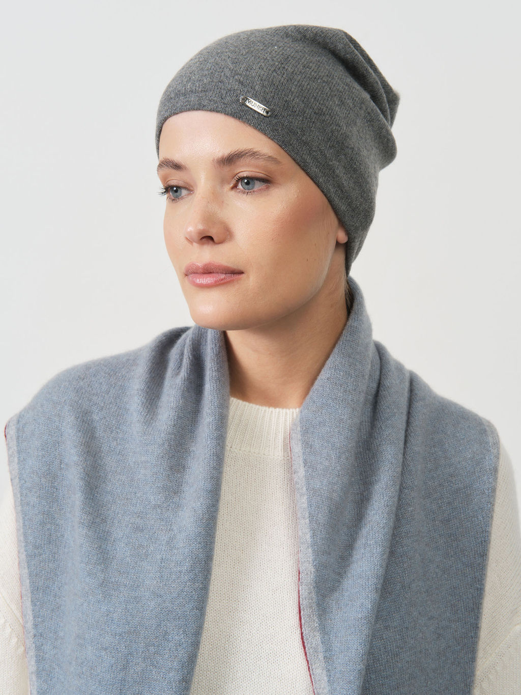 Шапка из кашемира 04132 серая