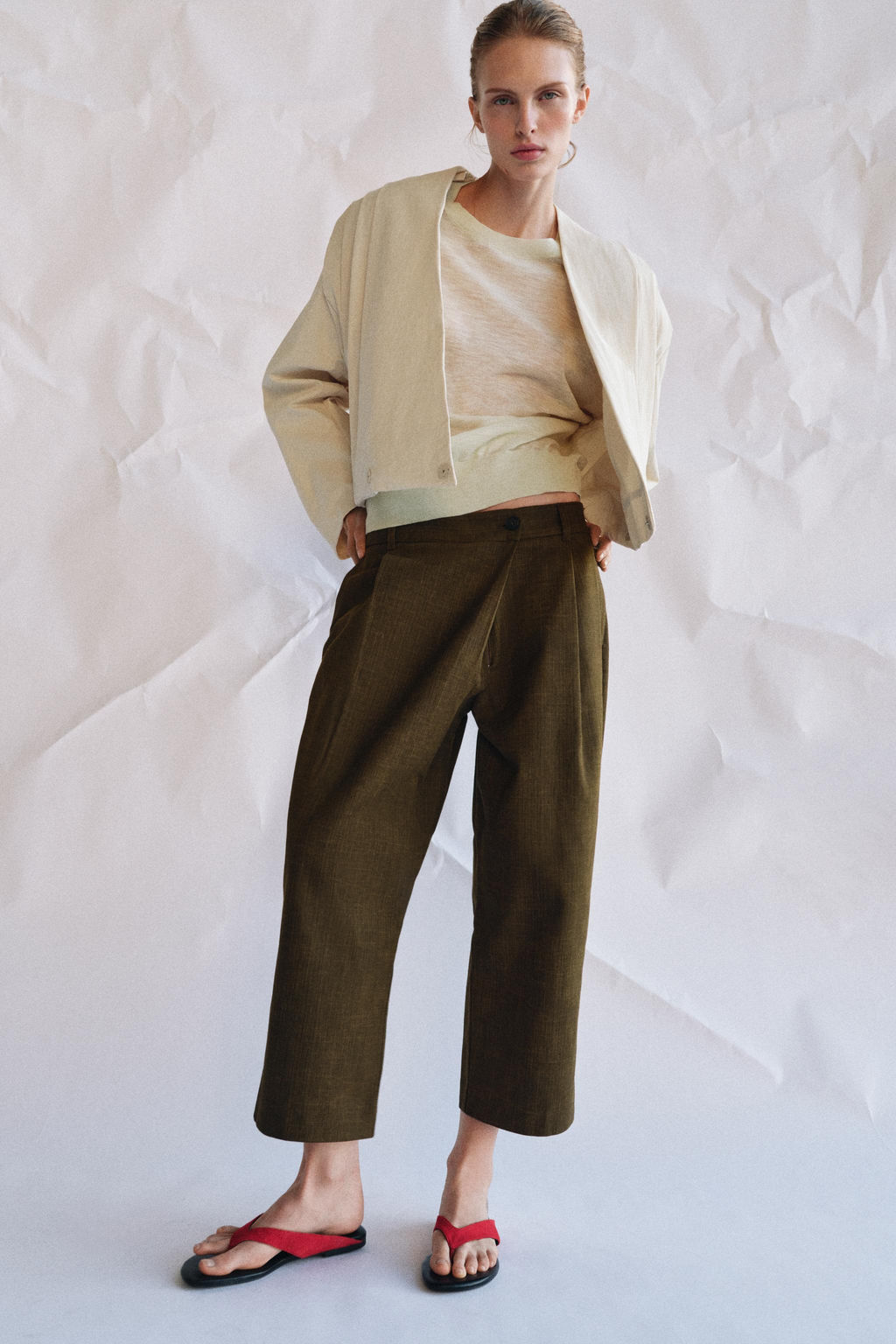 PANTAL?N CROPPED PINZAS ZW COLLECTION / Khaki - Zara фото 7