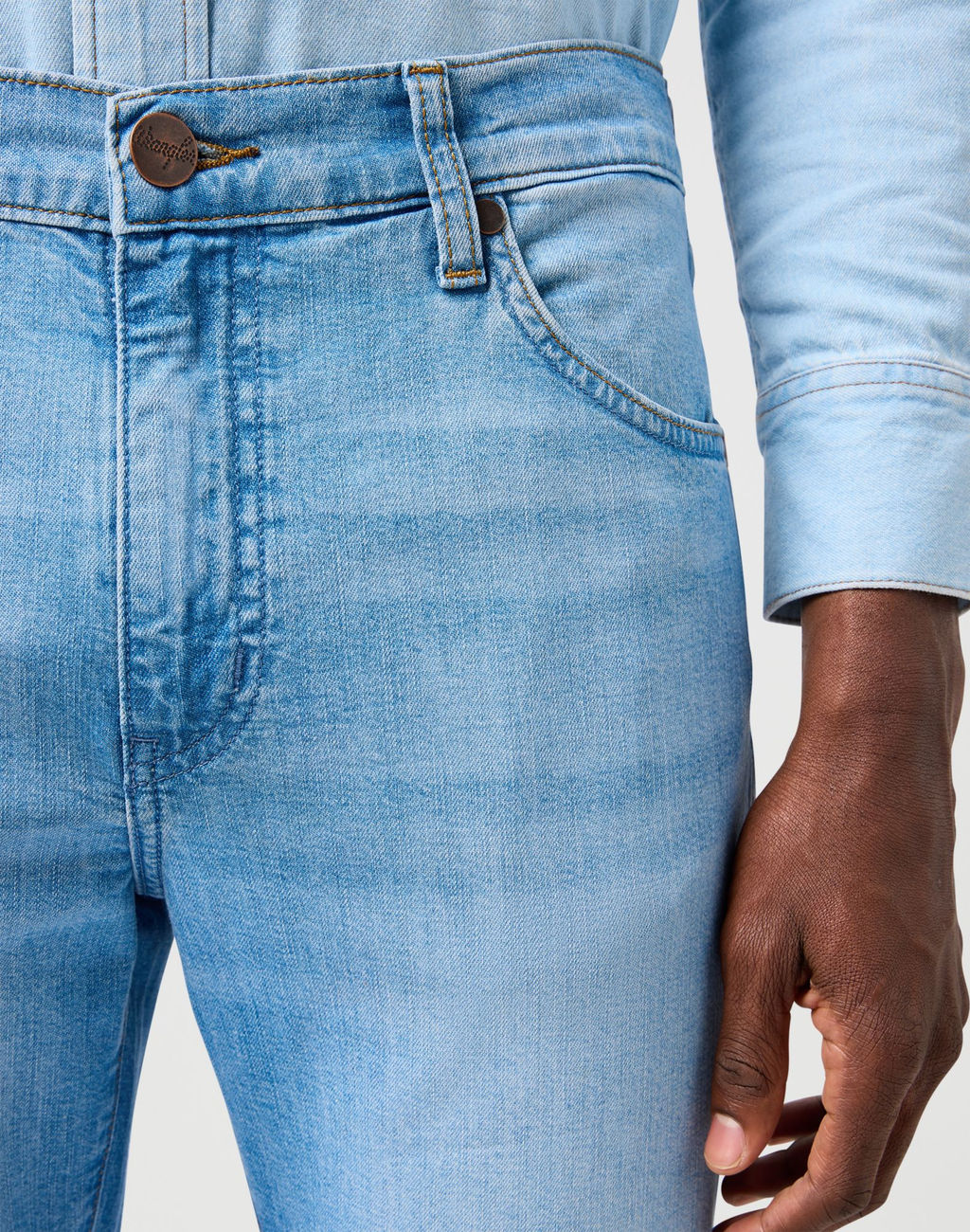 Джинсы мужские