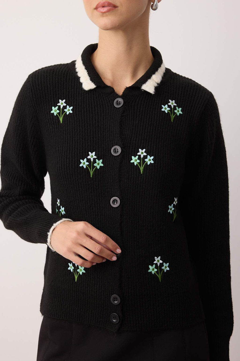 Siyah Cicek Nak?sl? Polo Yaka Yumusak Dokulu Triko H?rka TWOAW26HI00008 - Trendyolmilla фото 3