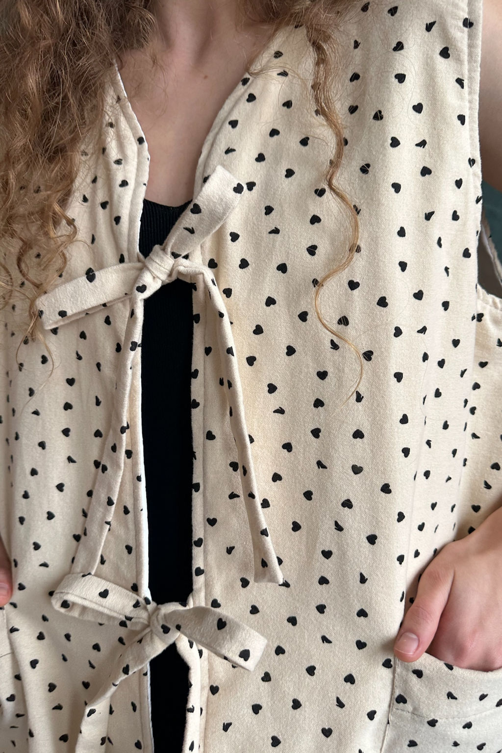 Жилет стеганый HOME109/03/Бежевый, черный