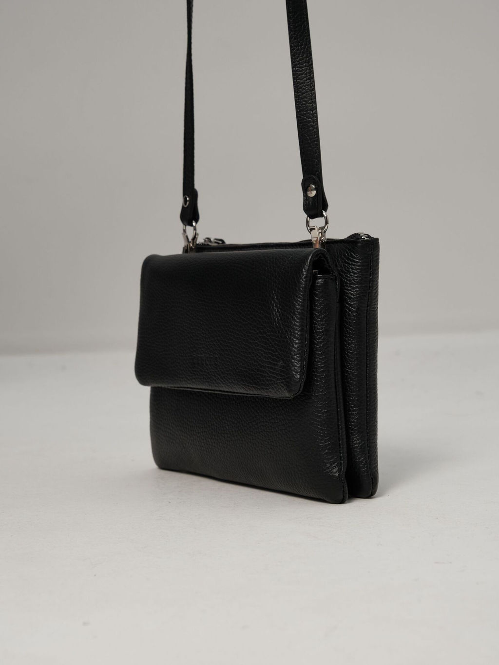 Сумка кожаная на плечо кросс-боди Deboro 31069 черный