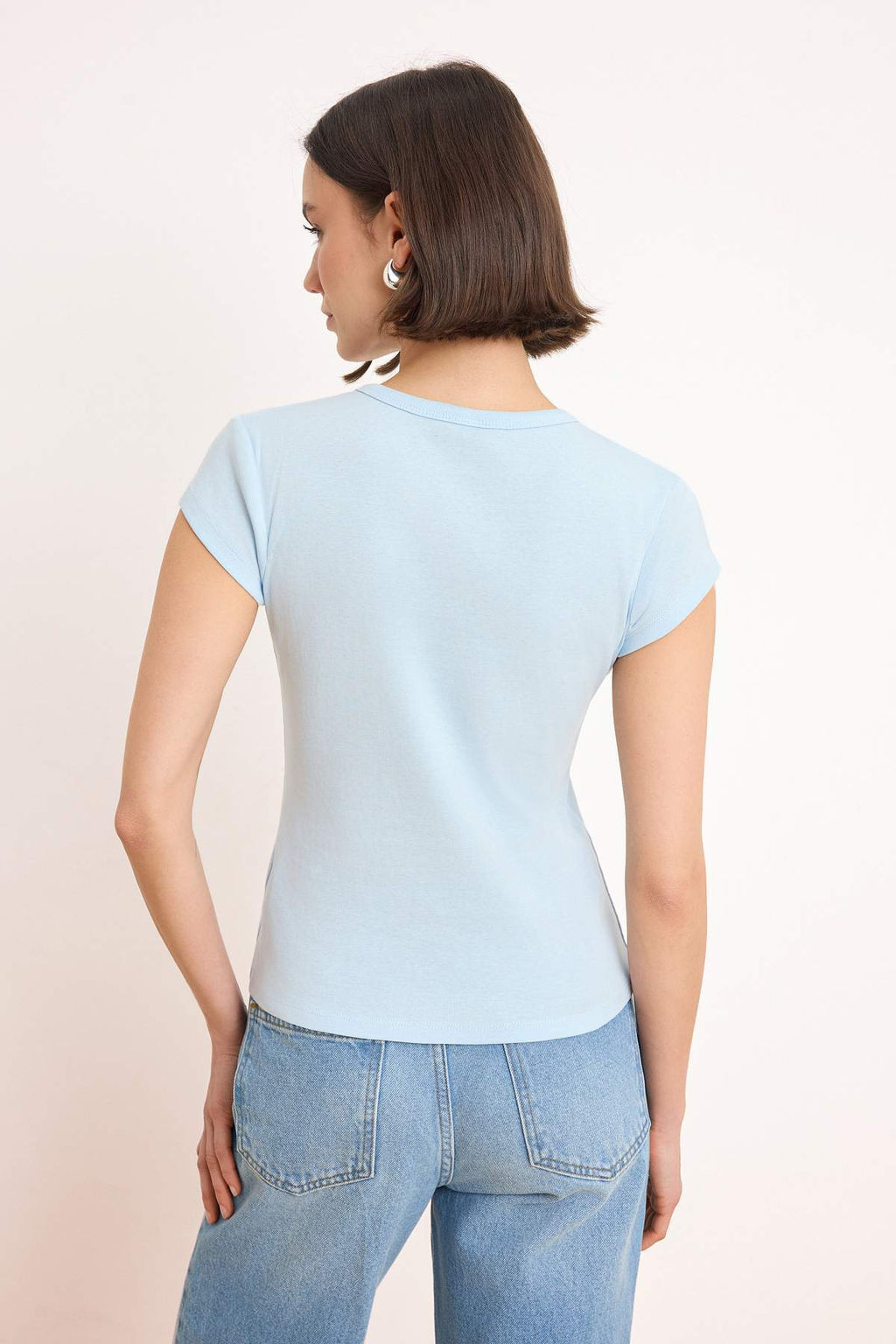 Trendyolmilla Siyah Dugmeli Fitted/Vucuda Oturan Orme Bluz TWOSS25BZ00281 фото 27