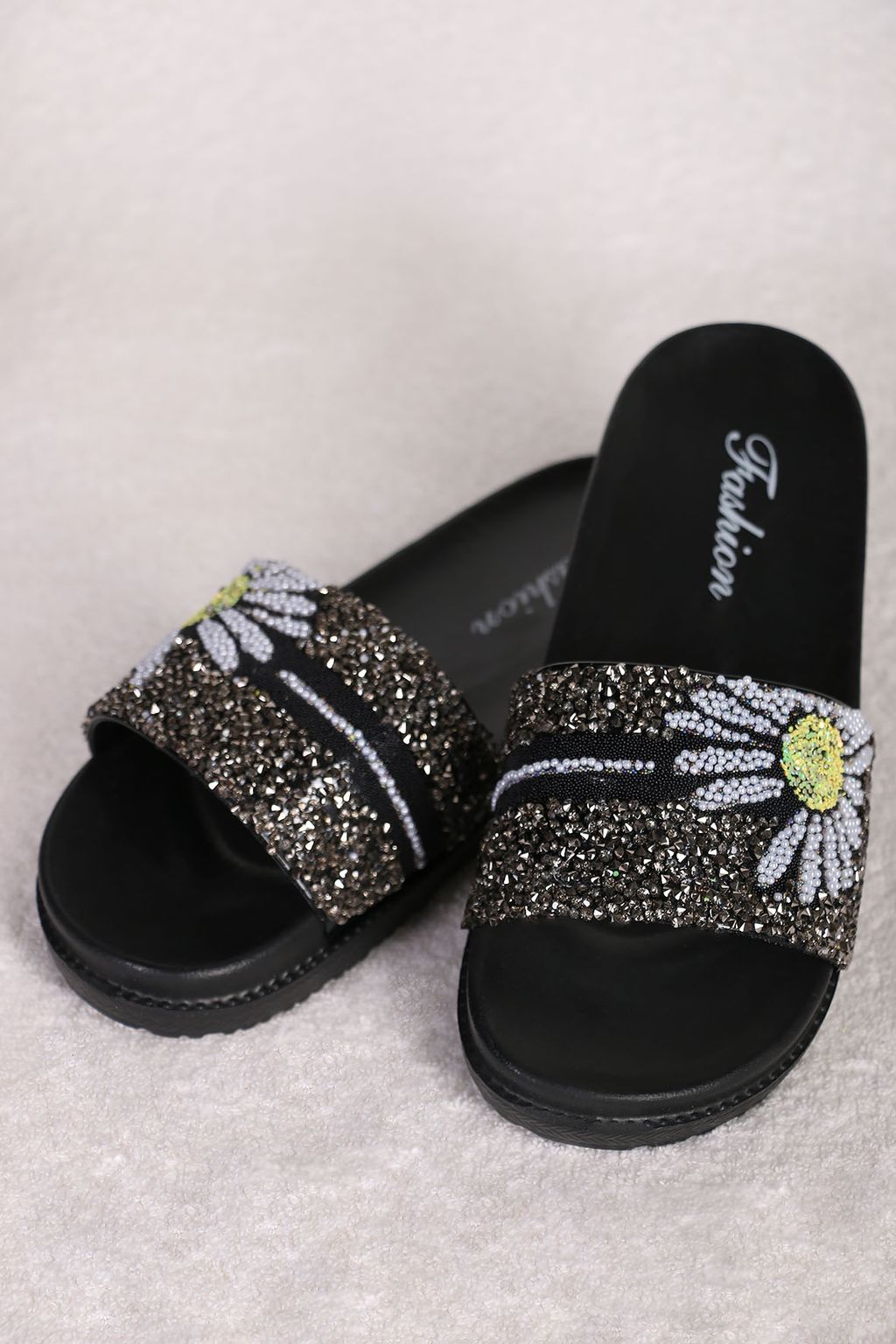 Шлепанцы с ромашками