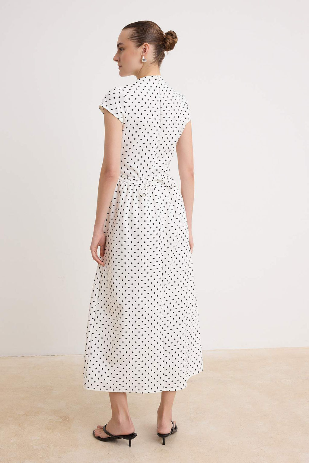 Beyaz Puantiye Desen Maxi Finike Dokuma Elbise&Tulum Elbise TWOSS26EL01009 - Trendyolmilla фото 4
