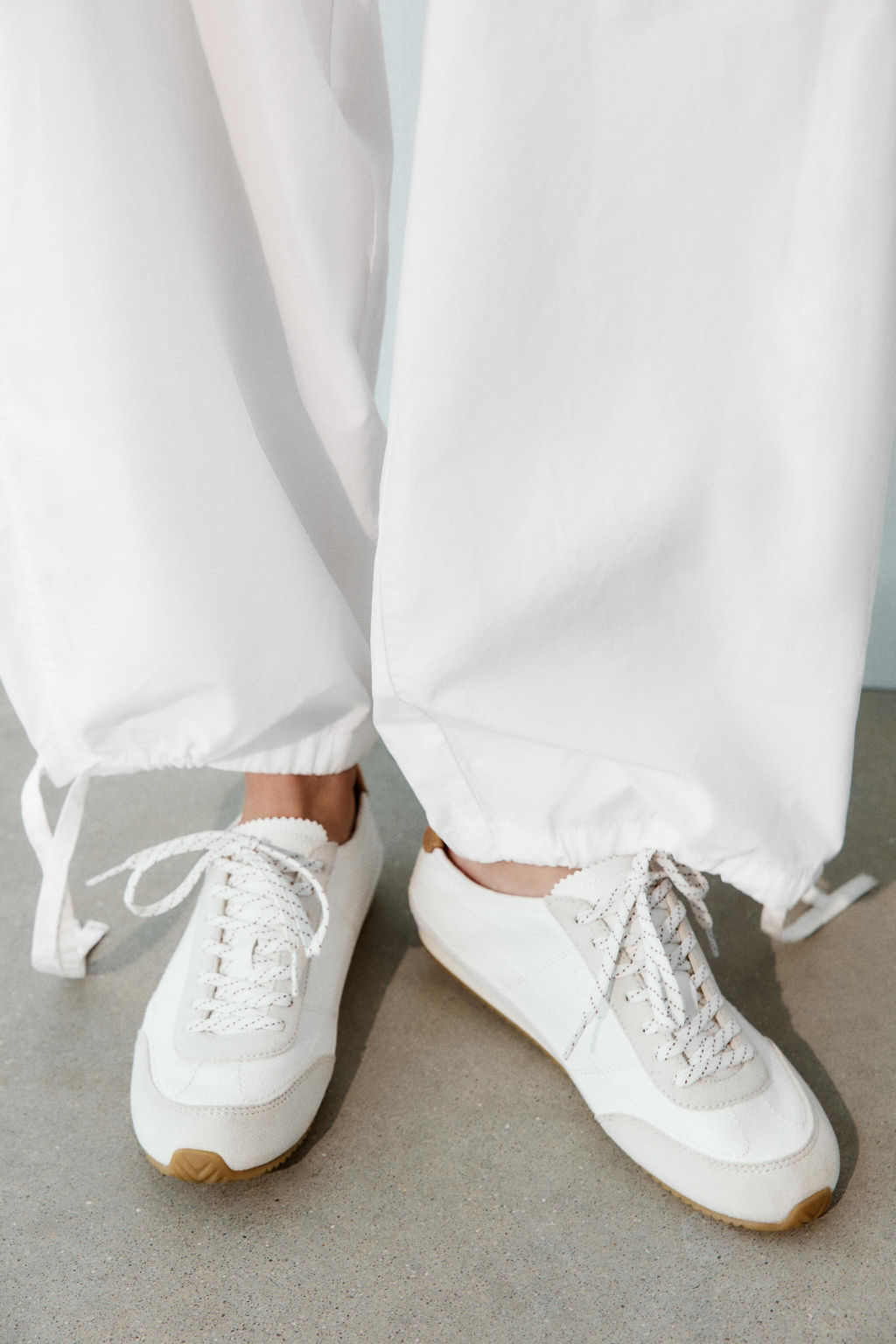 ZAPATILLA BLUCHER DETALLE TALONERA / Blanco