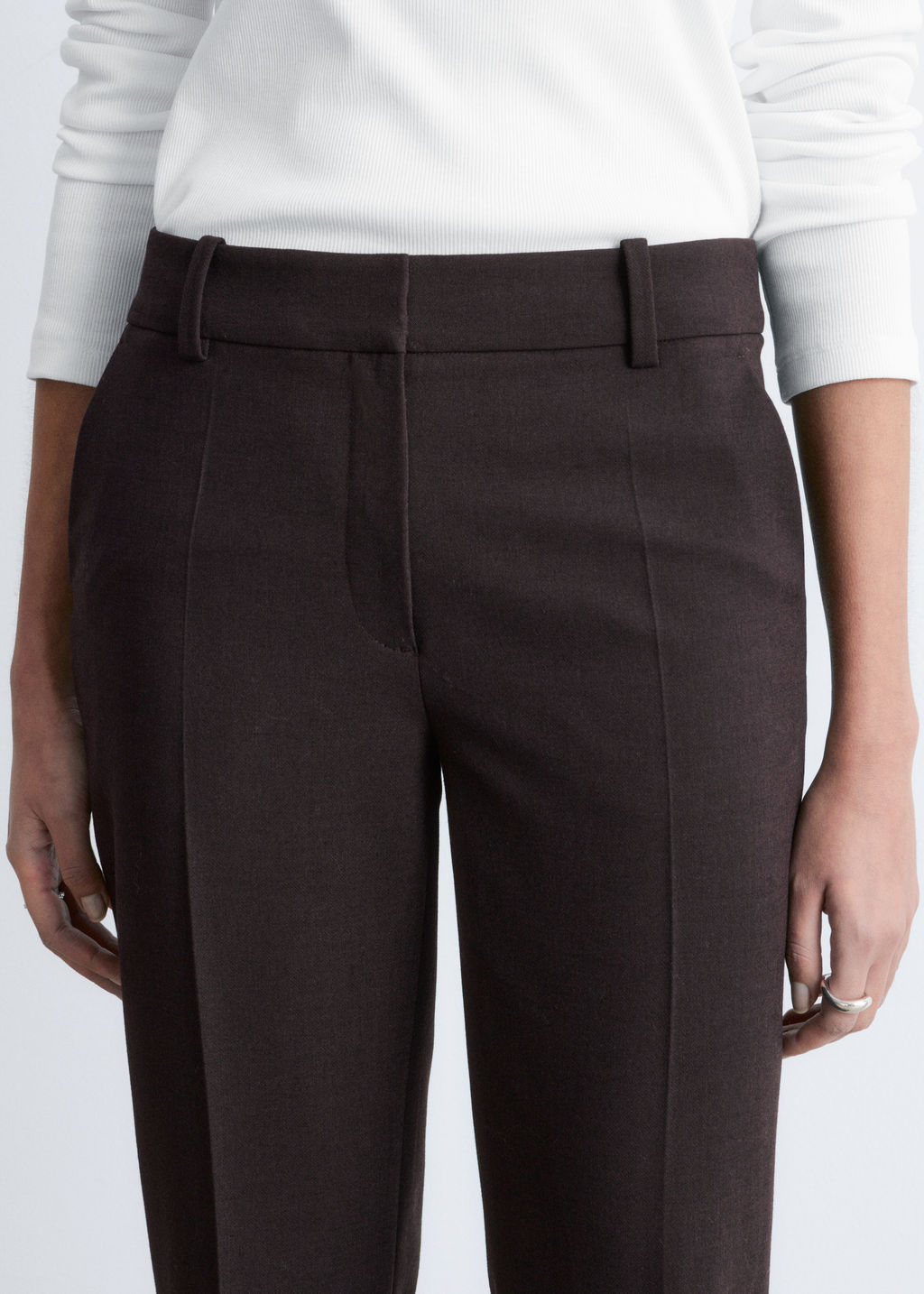Pantalones acampanados con pliegues marcados - H&m фото 5
