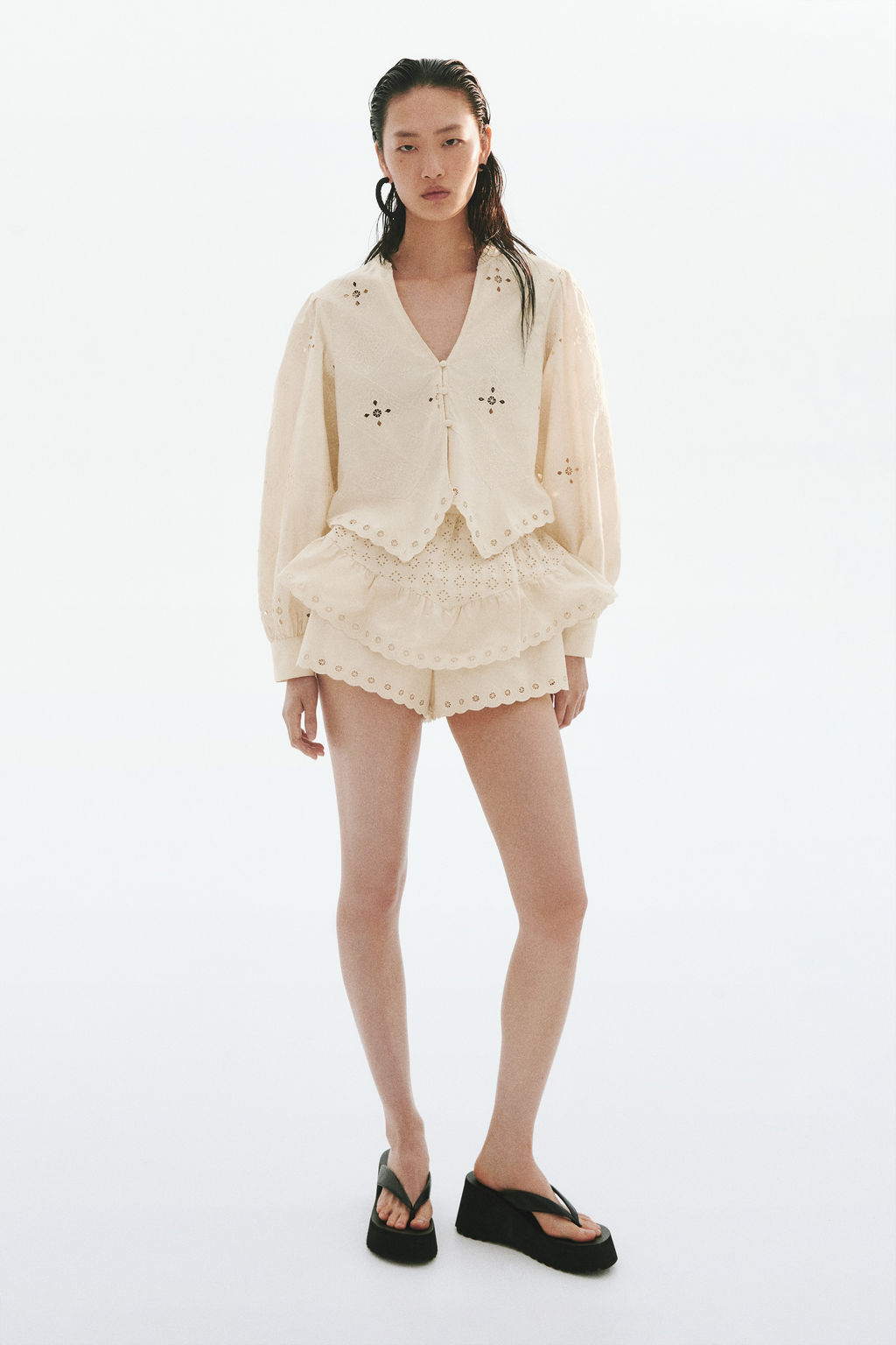 Blusa de algod?n con bordado ingl?s - H&m фото 3