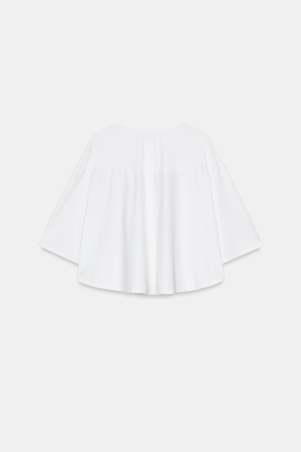 TOP CAPA BORDADOS / Blanco