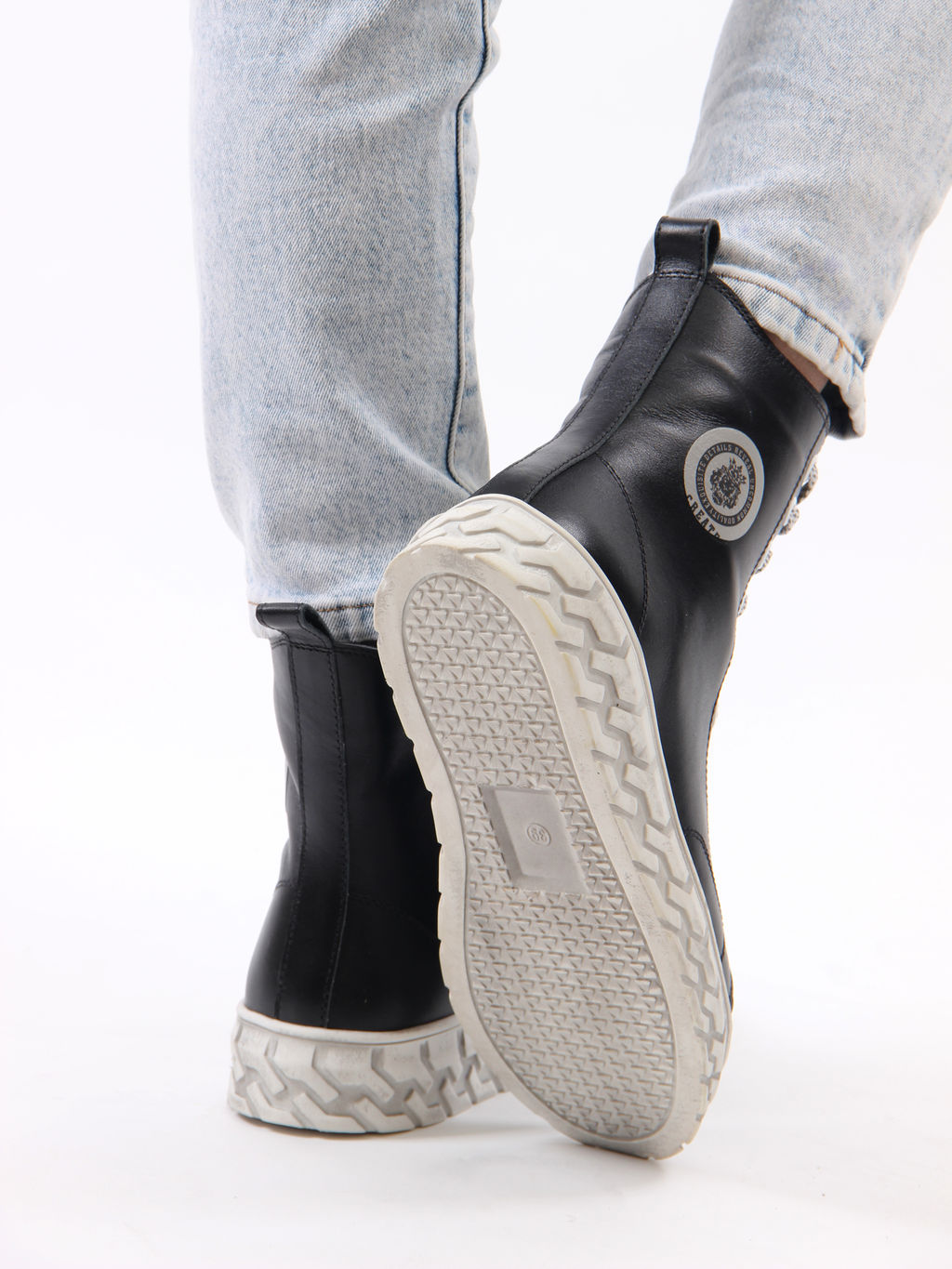 Черные кеды