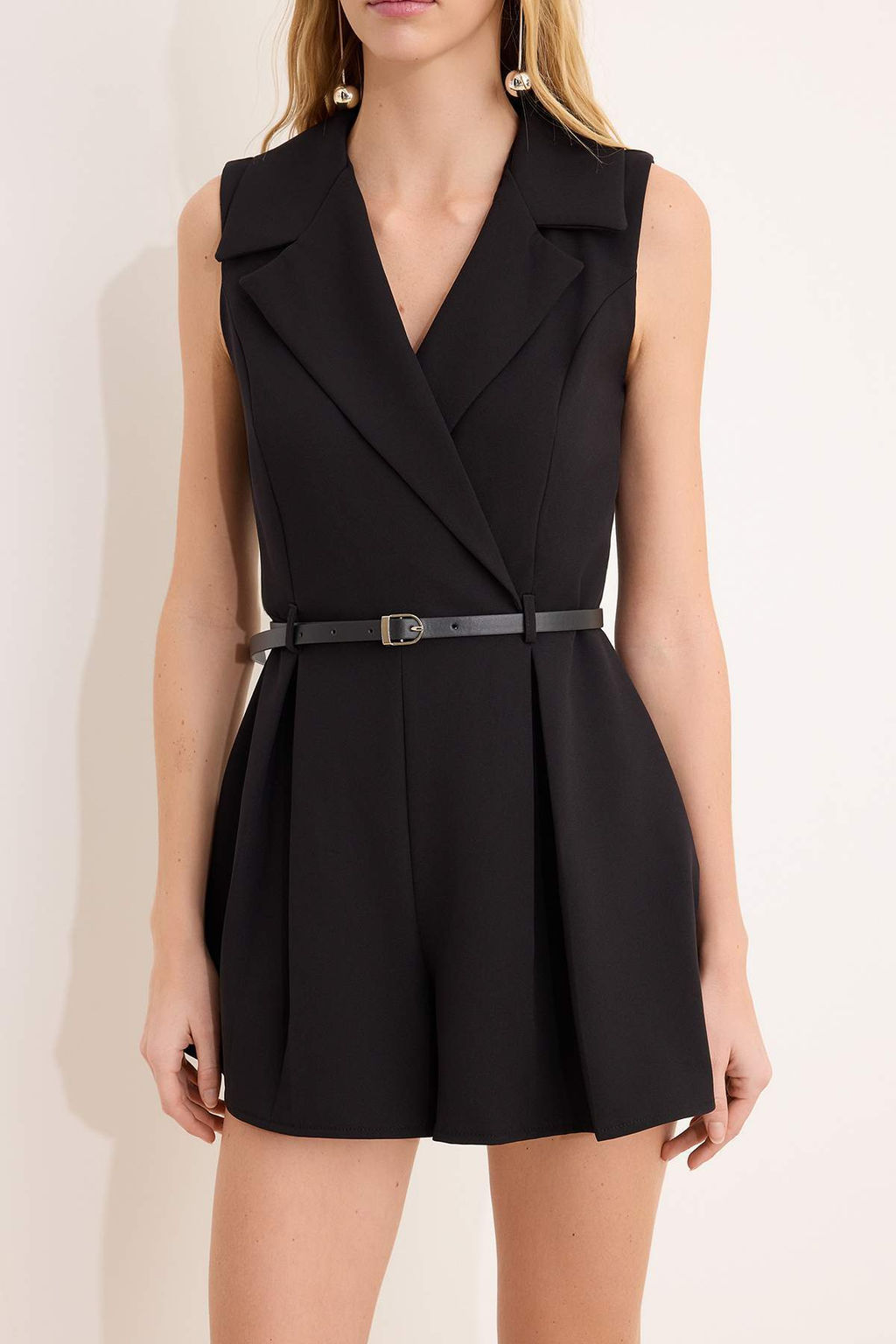 Siyah Kemerli Kolsuz Mini Dokuma Tulum TWOSS26TU00008 - Trendyolmilla фото 3