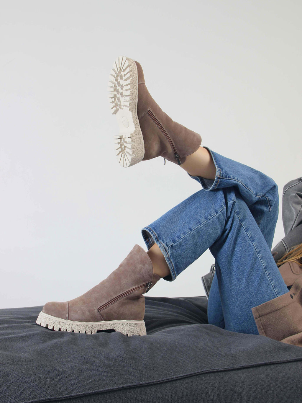 Ботинки 233.1541be. Капучино замша/Мех