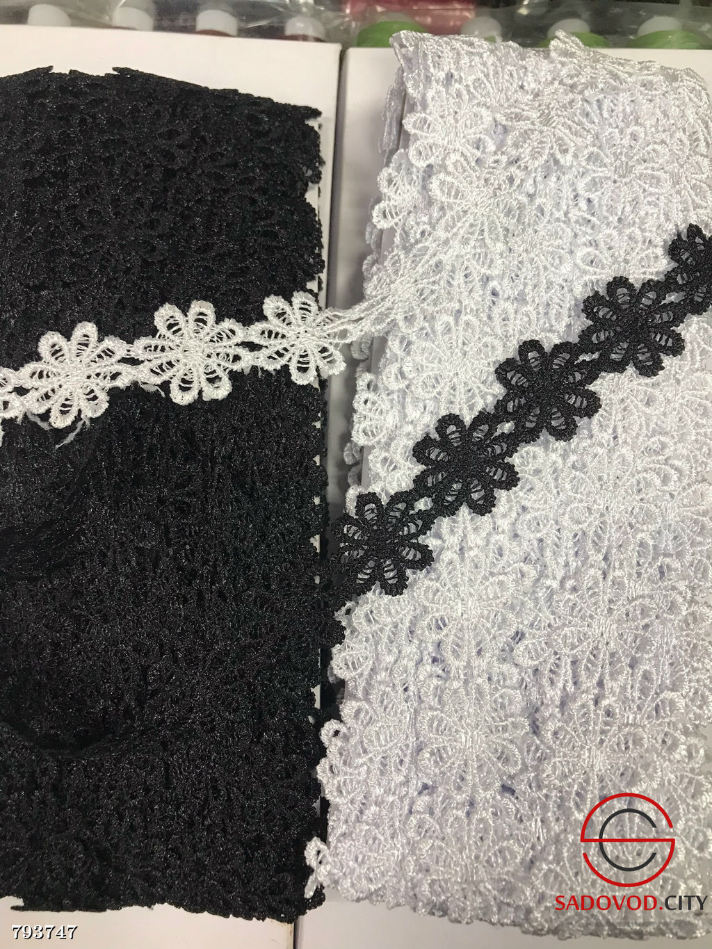 Кружево гипюр ромашка, длина 13,5 метр.