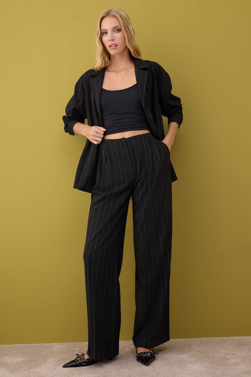 Siyah Cizgili Wide Leg/Genis Paca Kumas Pantolon TWOAW26PL00102