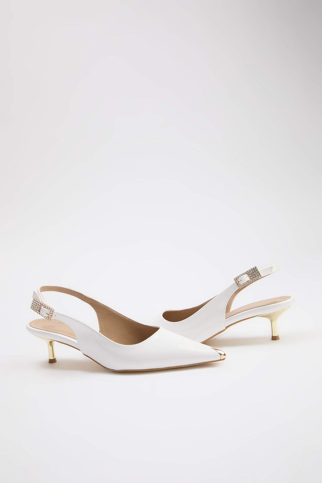 Beyaz Alt?n Galvaniz Detayl? 5 cm Kad?n Klasik Topuklu Ayakkab? TAKSS26TO00074