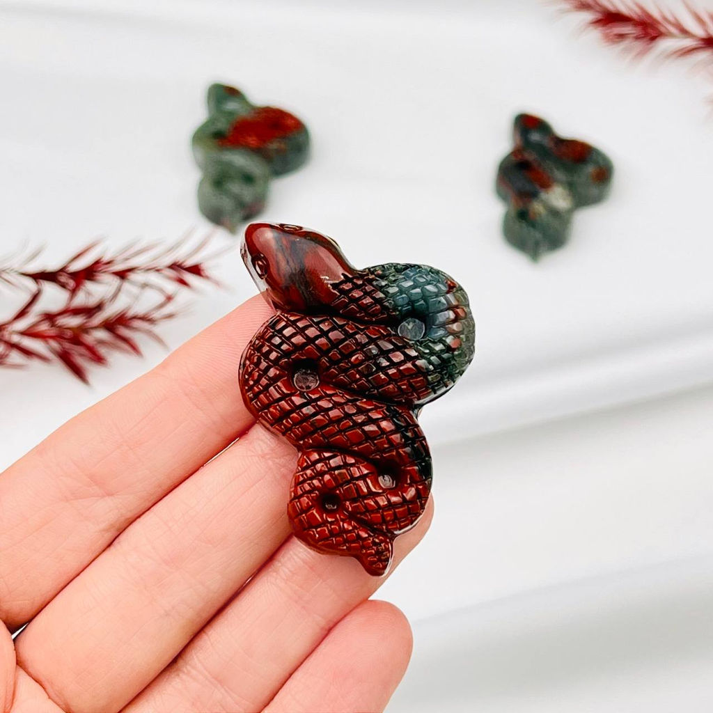 Фигурка "Змея" из Яшмы