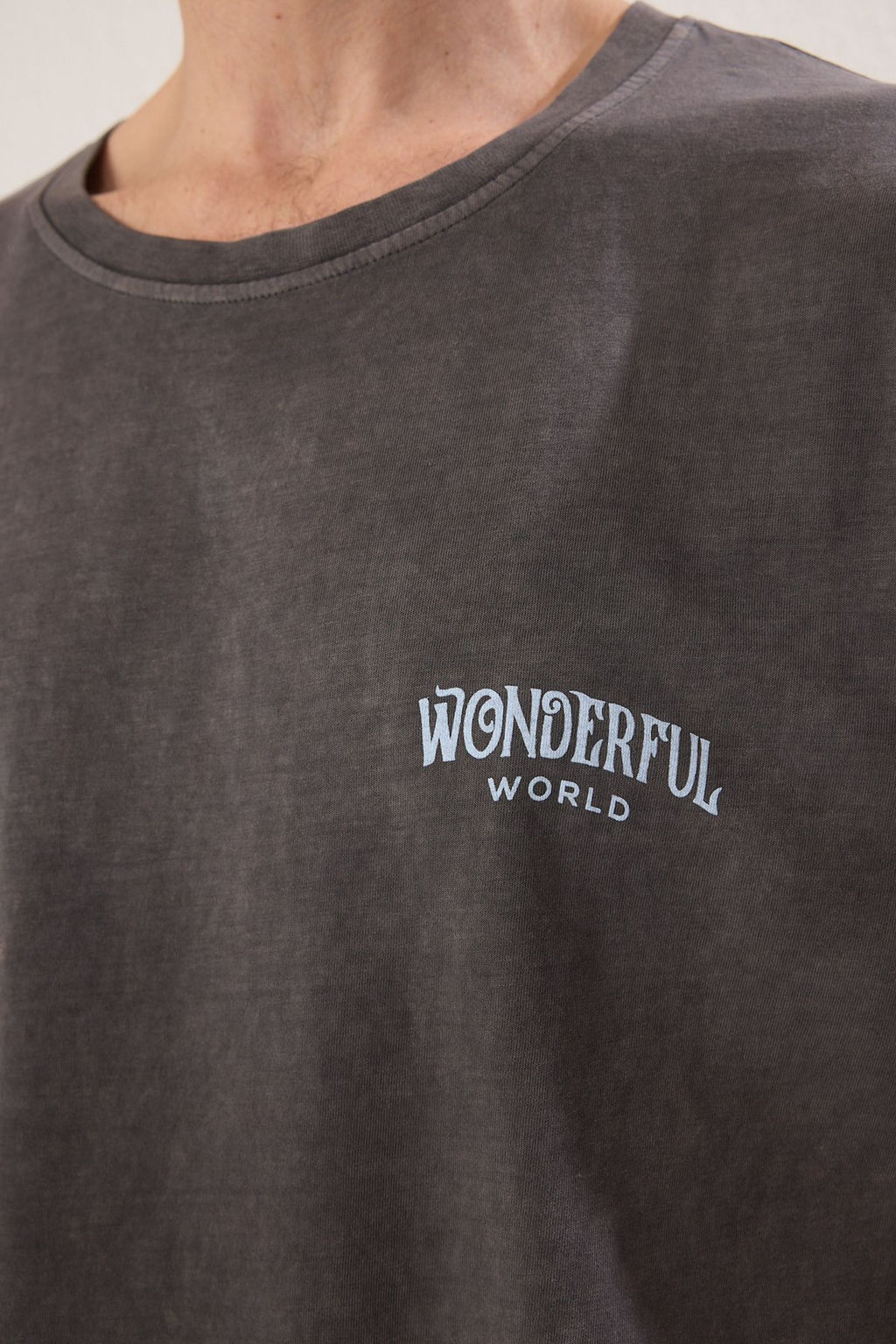 TRENDYOL MAN Antrasit Oversize/Genis Kesim Eskitme/Soluk Efekt Galaksi Bask?l? T-Shirt TMNSS25TS00102 - Trendyolmilla фото 3