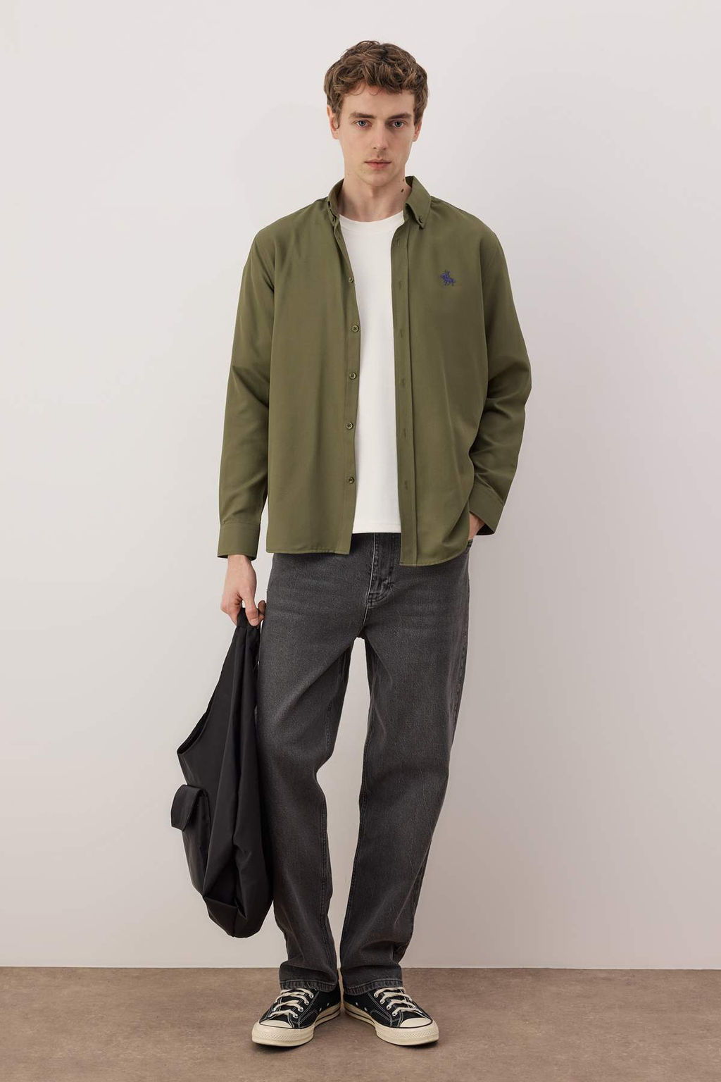 TRENDYOL MAN Mavi Regular Fit Nak?s Detayl? Oxford Kolay Utulenebilir Smart Gomlek TMNAW25GO00036 - Trendyolmilla фото 39
