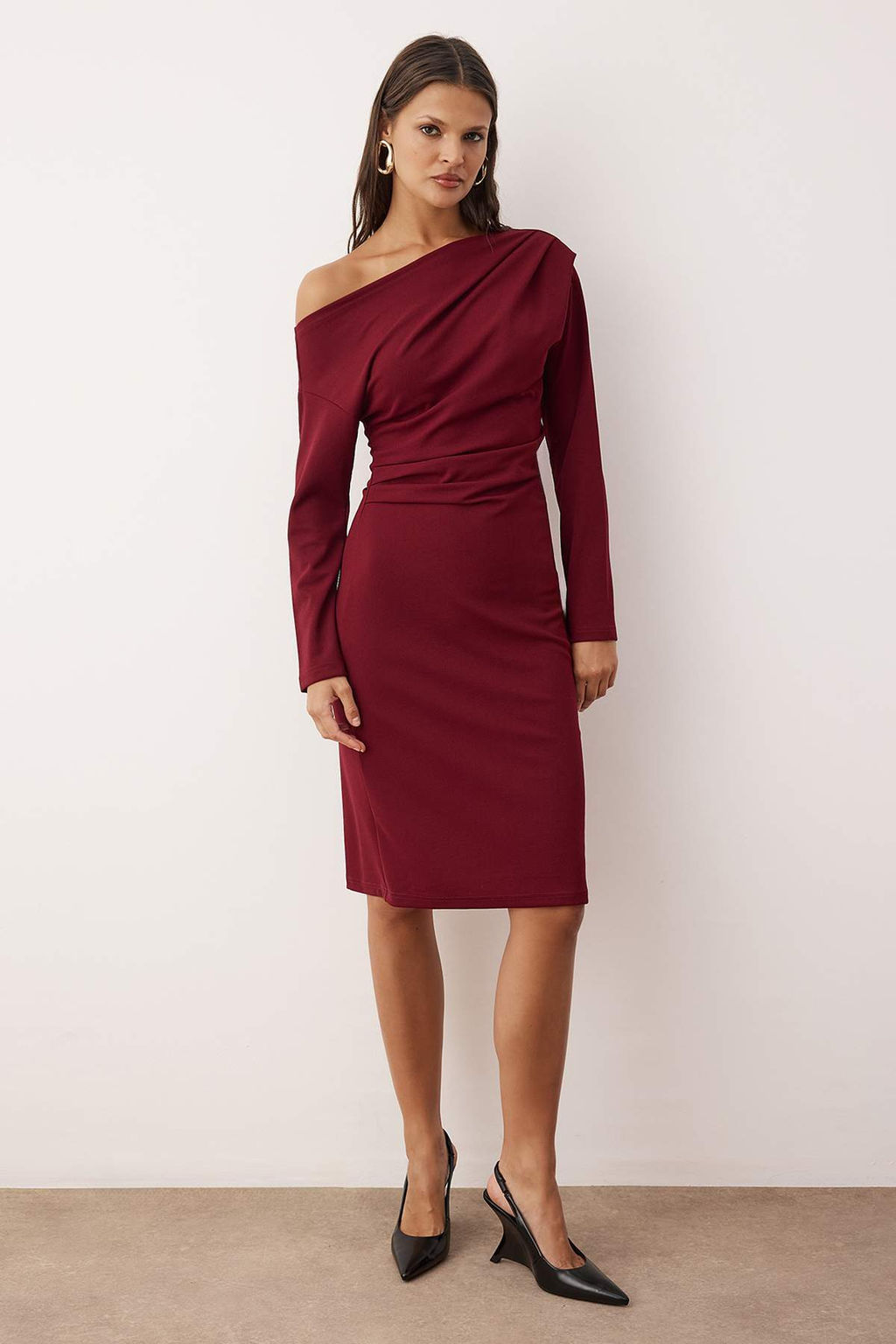 Siyah Duz Midi Asimetrik Yaka Orme Elbise TWOAW26EL00106 - Trendyolmilla фото 9