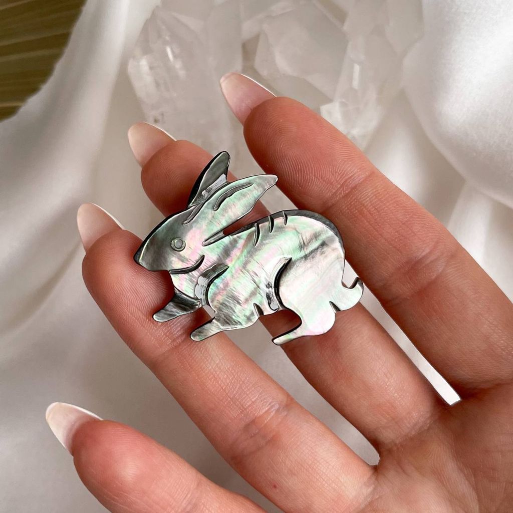 Брошь "Кролик" Перламутр