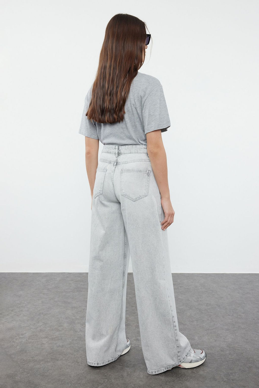 TRENDYOLMILLA Gri Yuksek Bel Ekstra Wide Leg Palazzo Jeans TWOAW25JE00102 фото 5