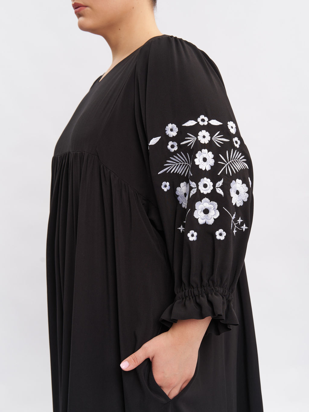 Платье А-силуэта с вышивкой PP29104BLK01 - Артесса фото 5