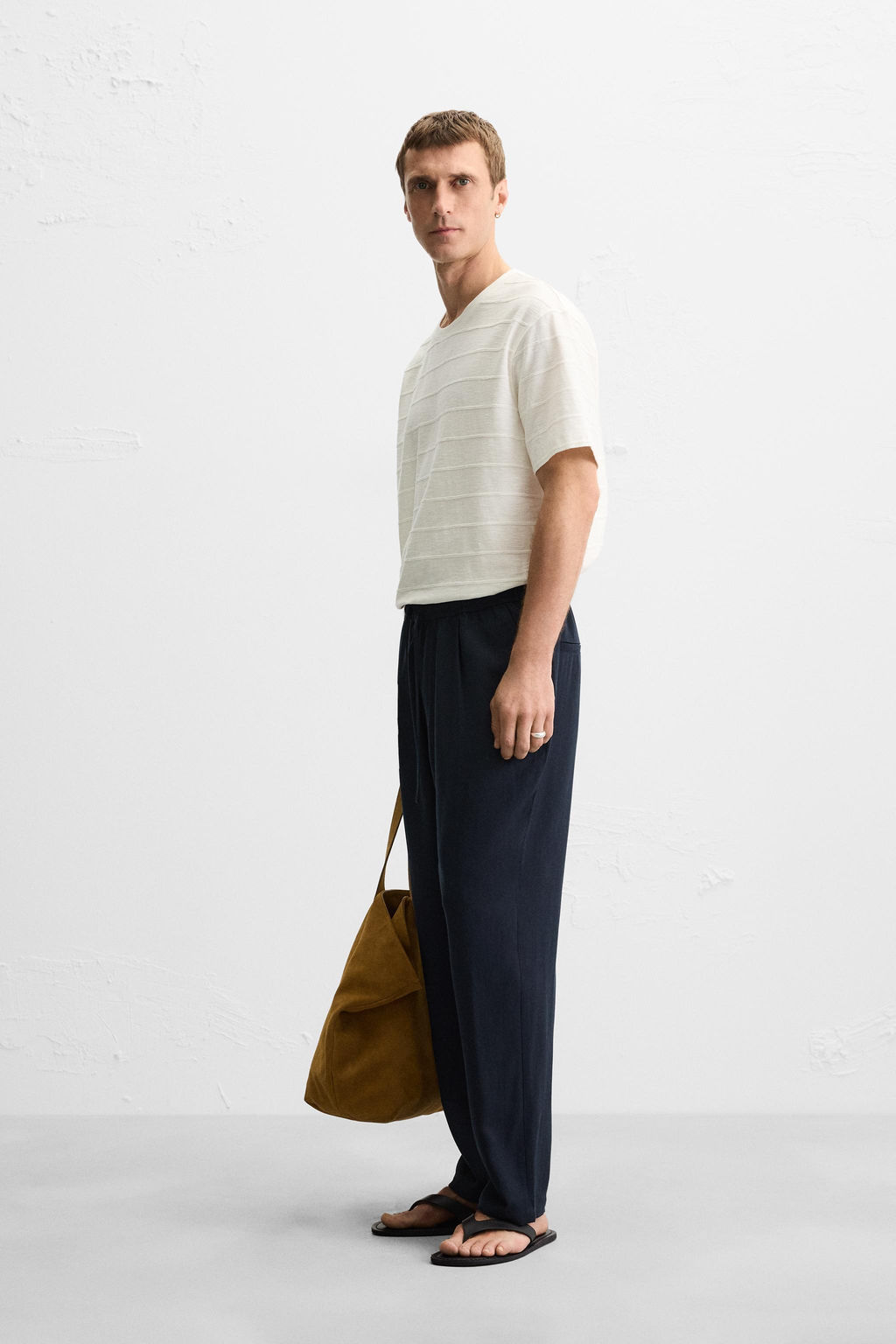 STRIPED IRREGULAR TEXTURE T-SHIRT - Zara фото 4