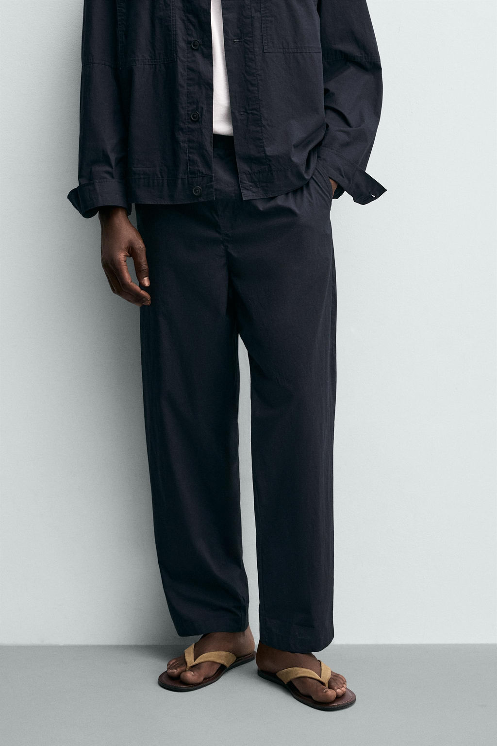 PANTAL?N RELAXED FIT RELIEVE / Negro - Zara фото 2