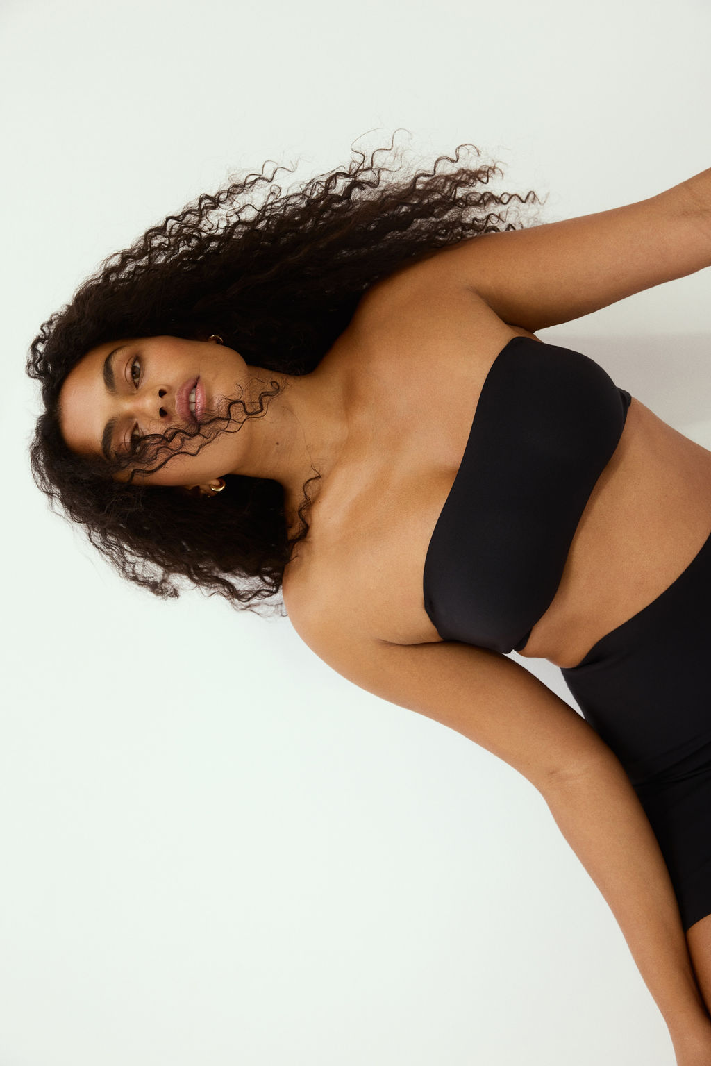 Sujetador bandeau de microfibra con relleno - H&m фото 4