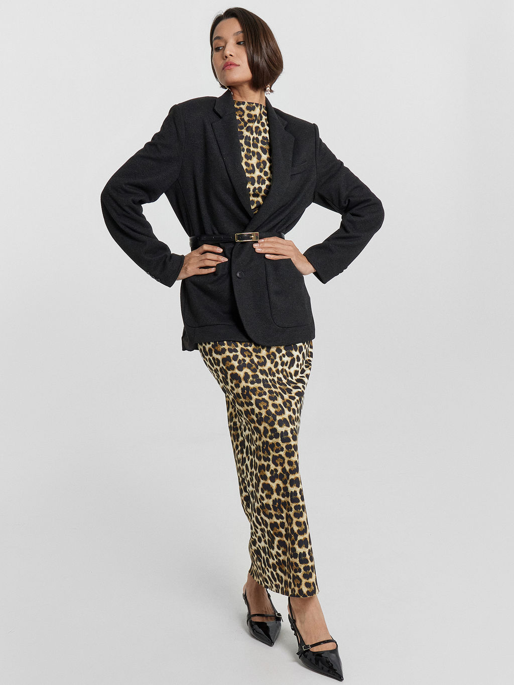 Платье Mark Formelle x Ольга Бузова леопардовое с вырезом на спине