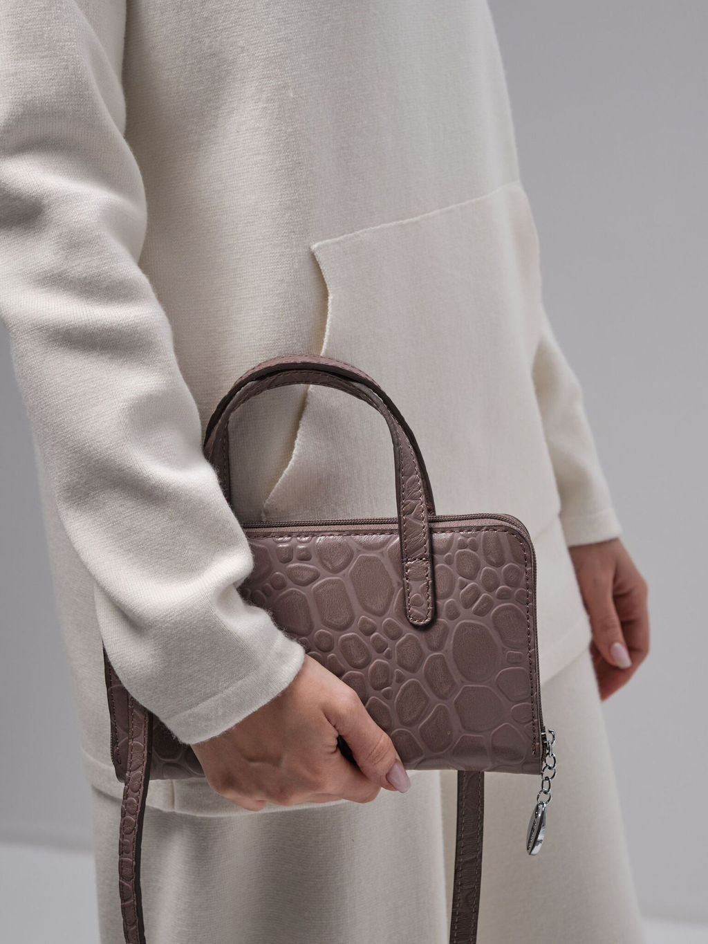 Сумка кожаная Azaro 30850 фиолетовый шопот