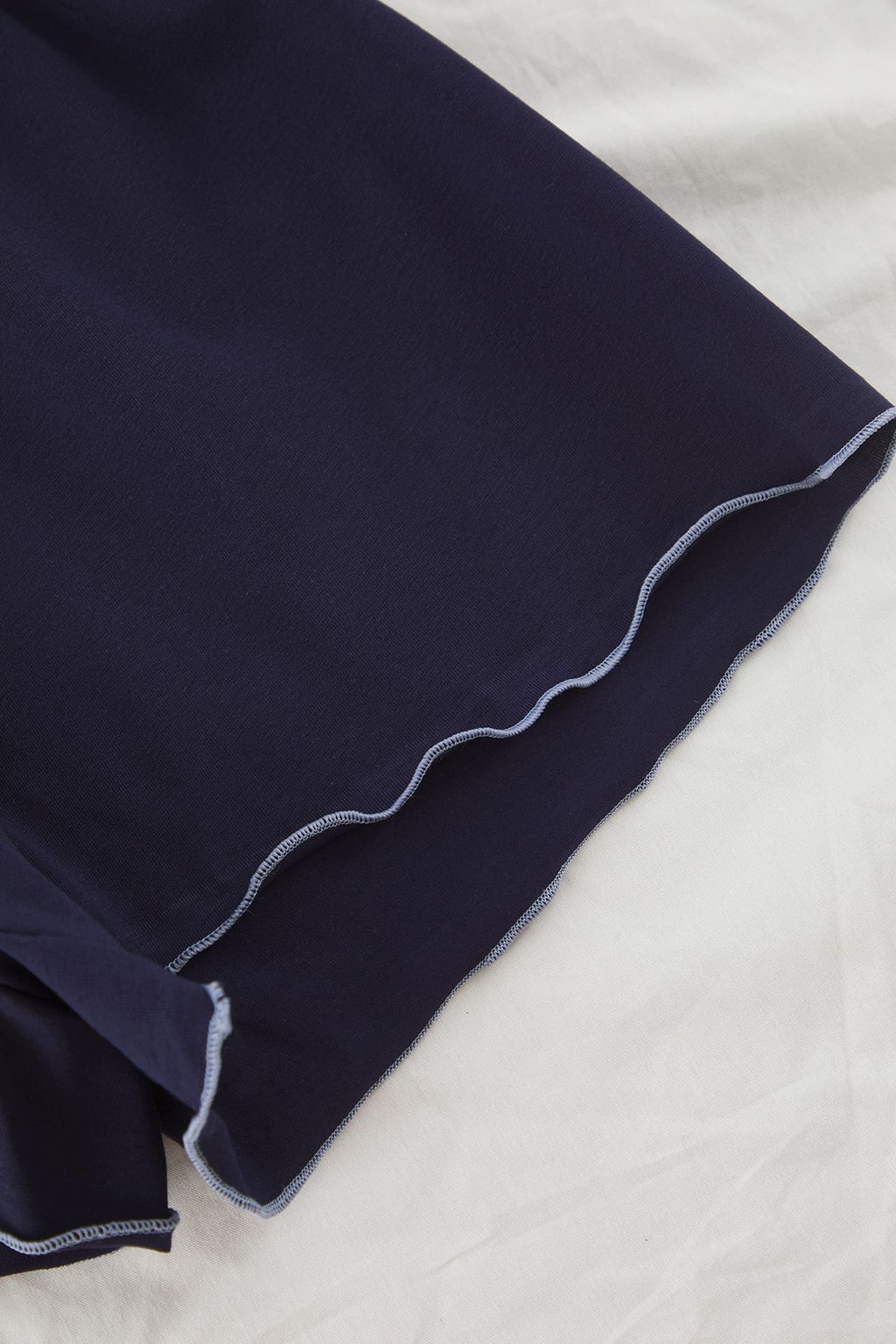 Trendyolmilla Lacivert-Beyaz Pamuklu Cicekli Biyeli Fitilli Orme Pijama Tak?m? THMSS25PT00432 фото 7