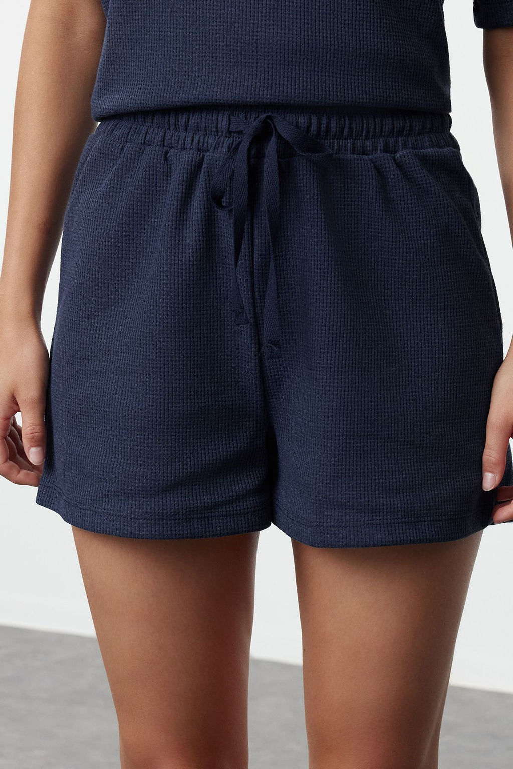 Trendyolmilla Siyah Waffle Kumas Sortlu Orme Pijama Tak?m? THMSS22PT0524  фото 25