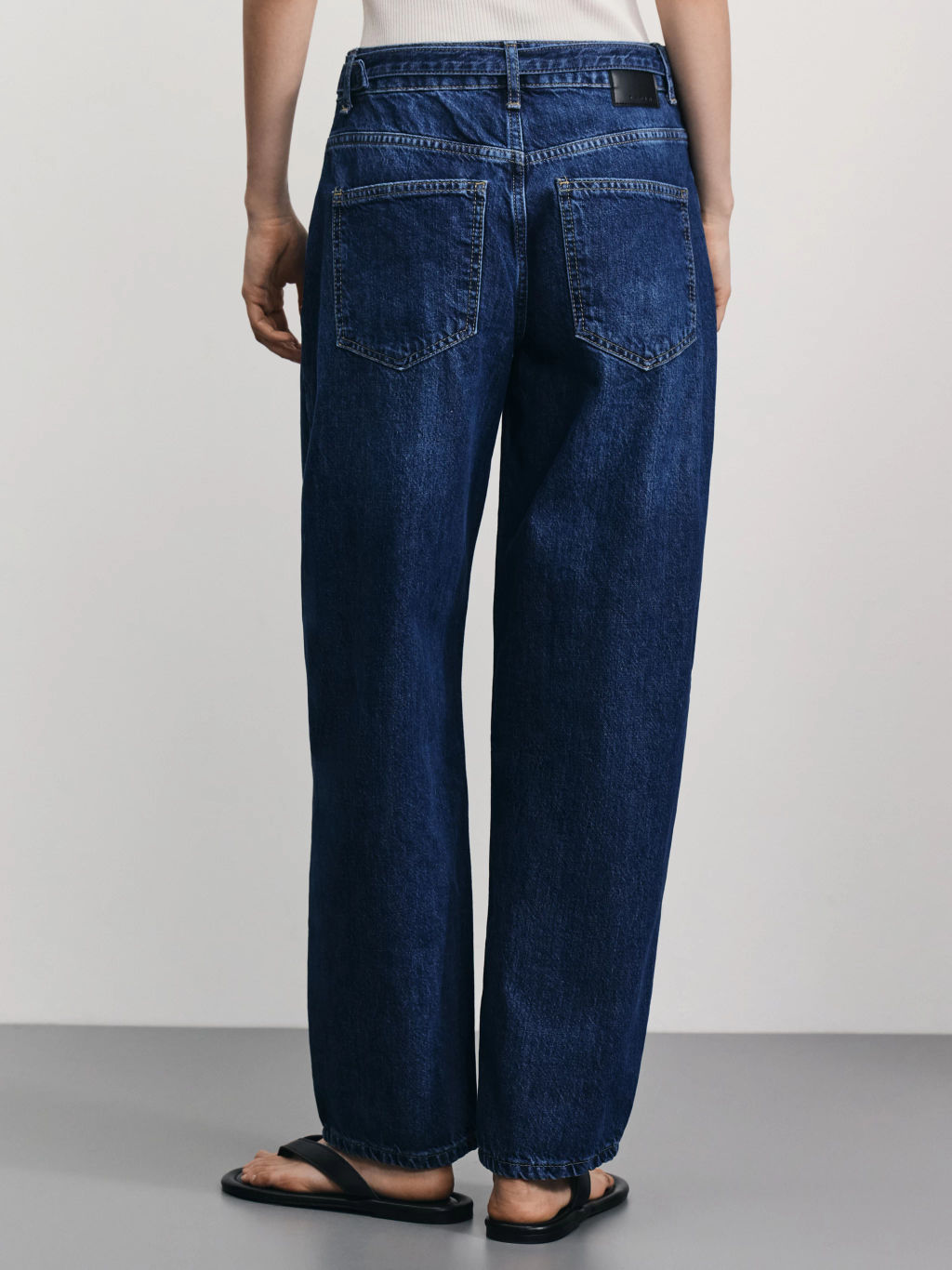 Джинсы barrel с поясом-шнурком / Zarina  фото 4