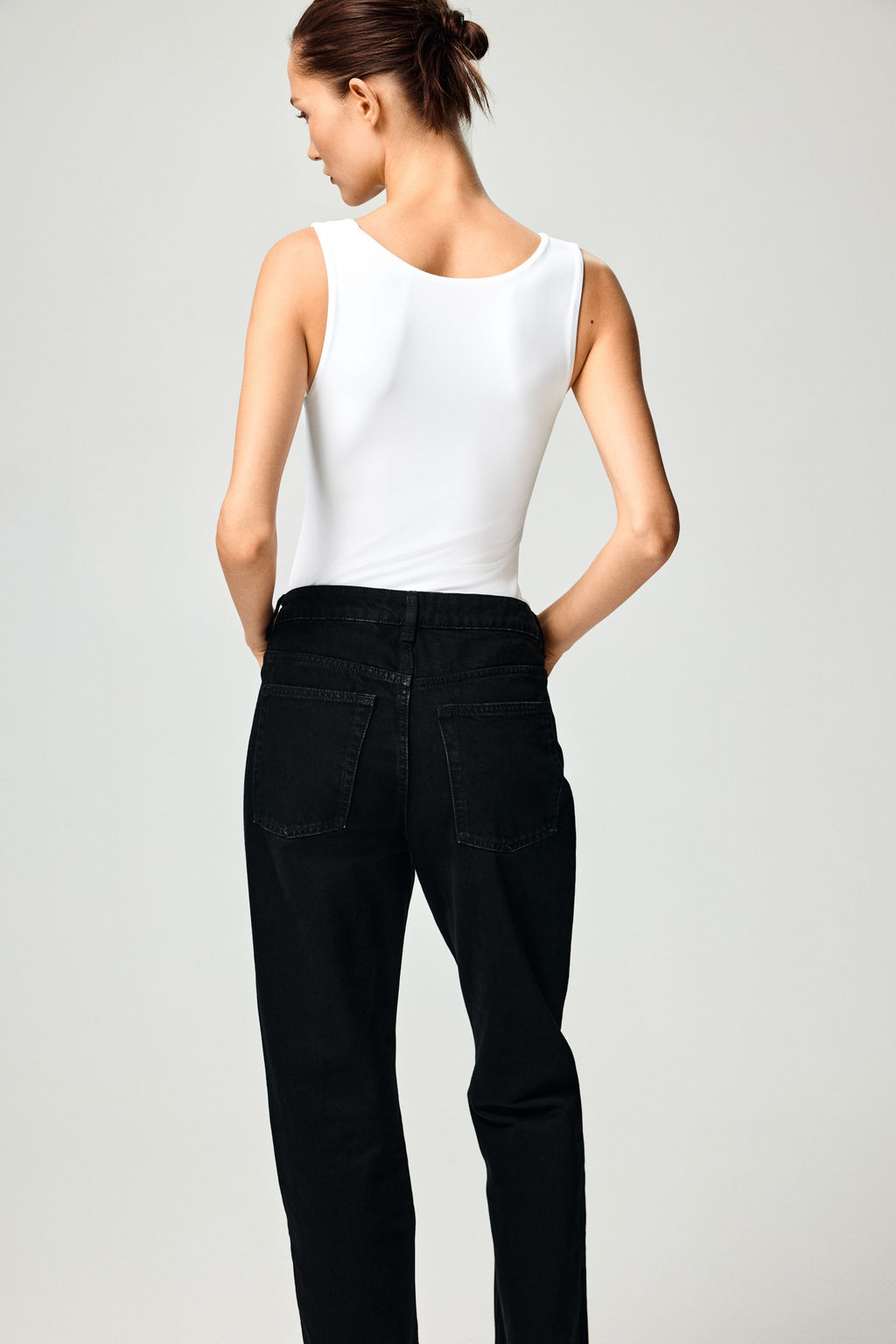 Top sin mangas en microfibra - H&m фото 9