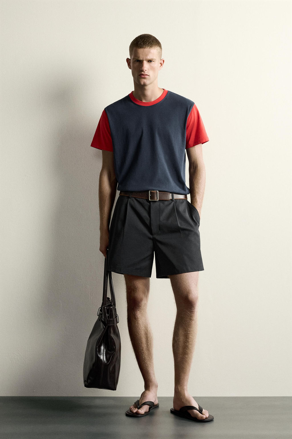 CAMISETA REGULAR FIT COLOR BLOCK / rojo/marino