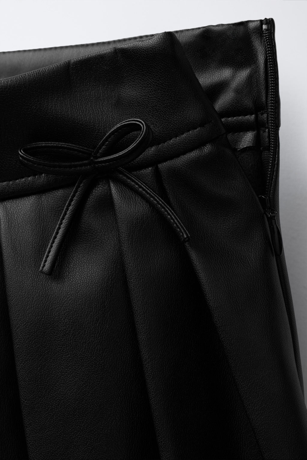 FAUX LEATHER BOX PLEAT SKIRT WITH BOWS - Zara фото 3