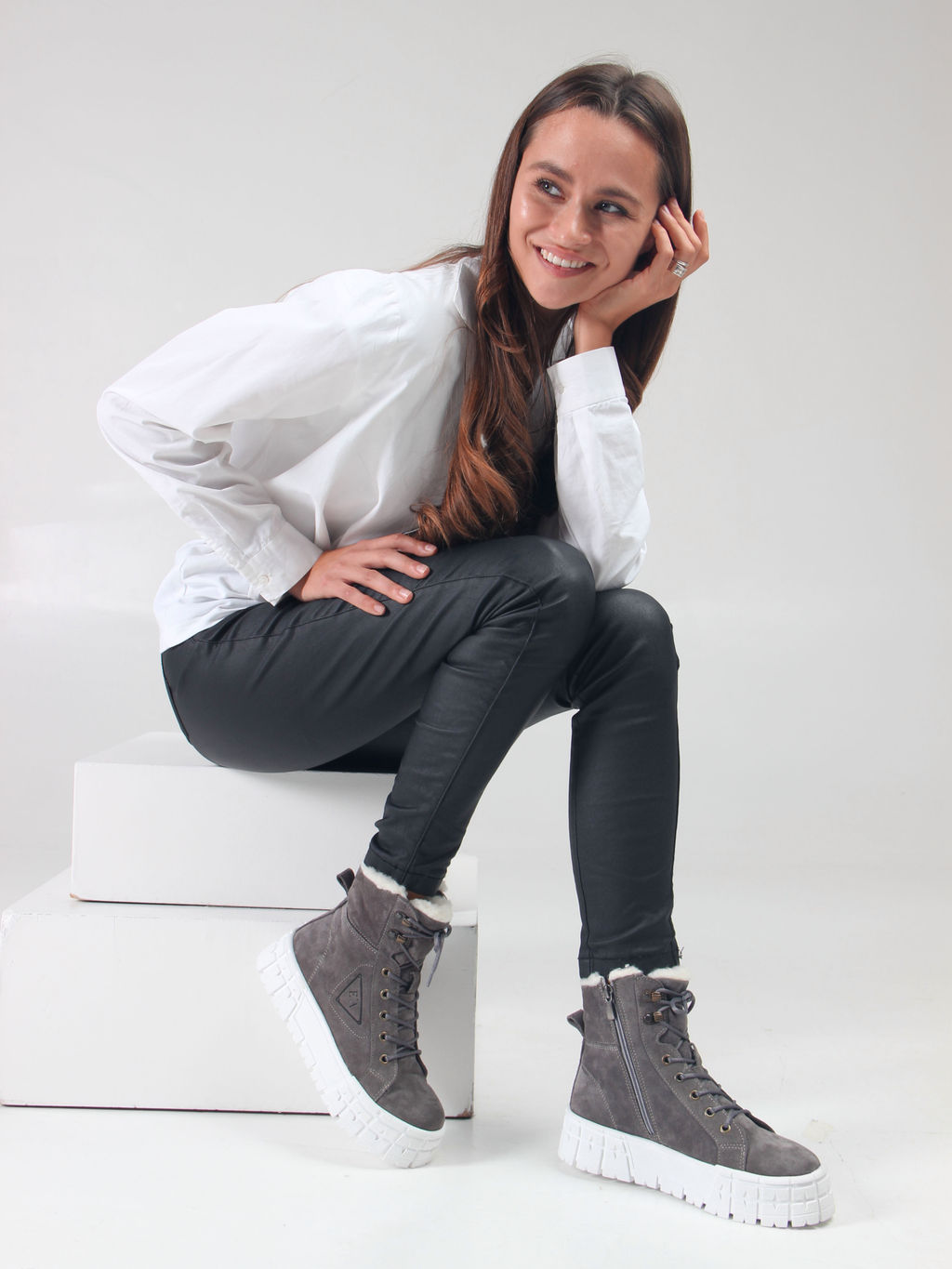 Ботинки 216.212131w. серый замок замша/Байка