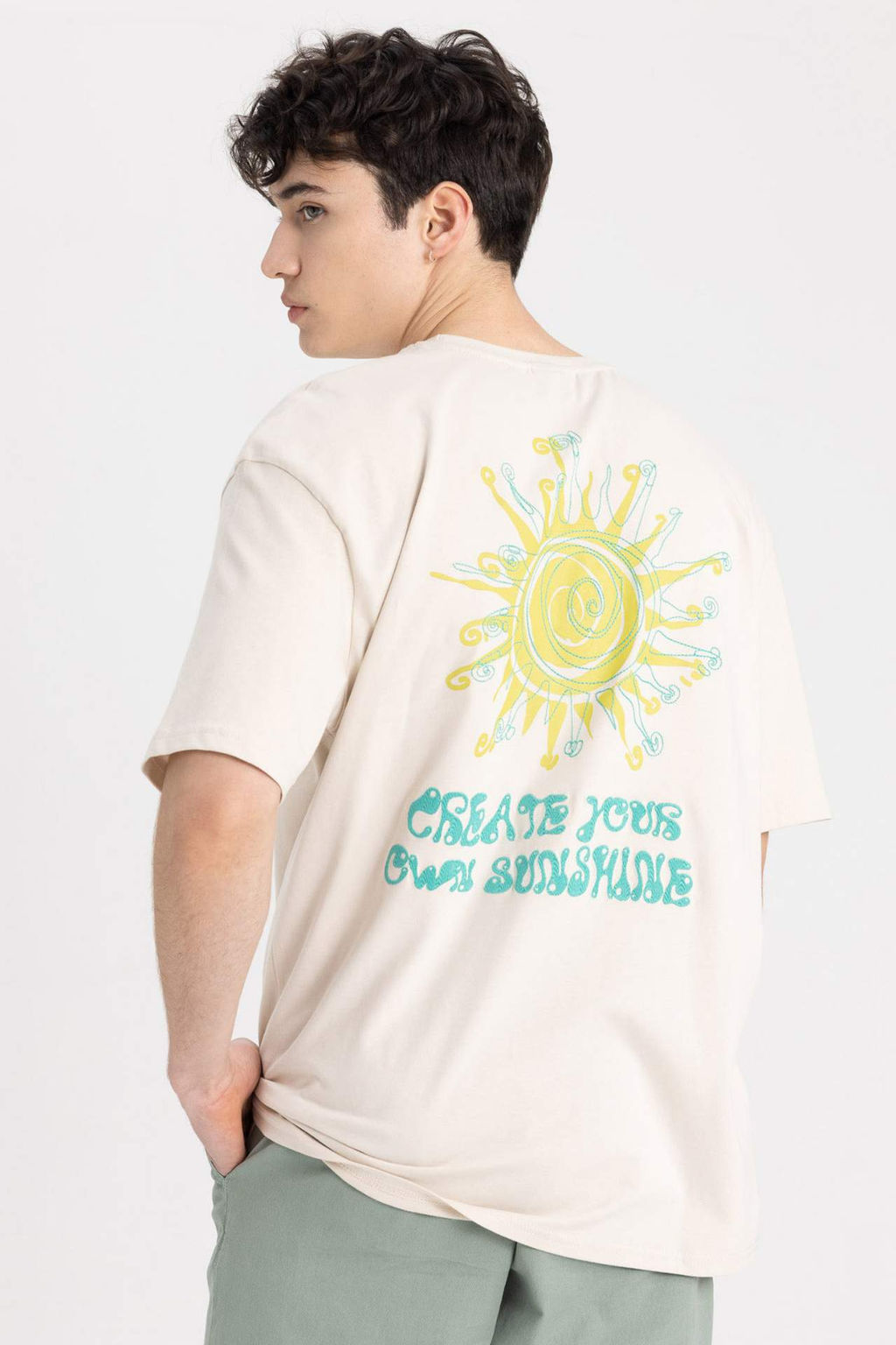 Oversize Genis Kal?p Bisiklet Yaka S?rt Bask?l? K?sa Kollu Tisort - Defacto фото 4