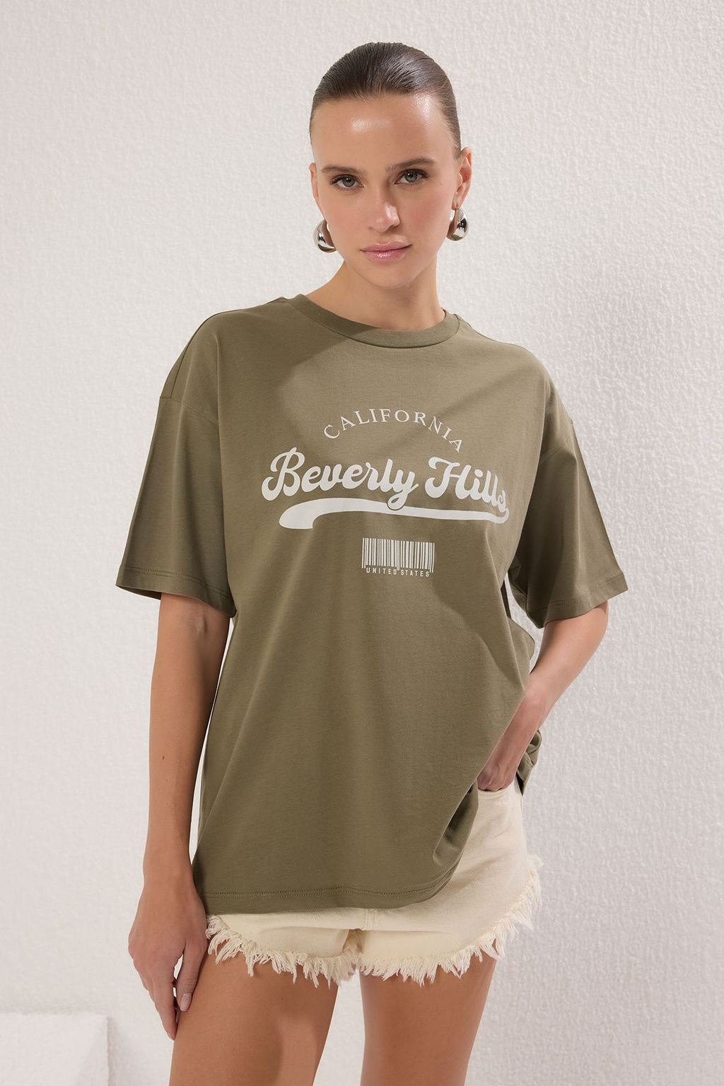 TRENDYOLMILLA Kahverengi Oversize/Genis Kal?p Bask?l? Orme T-Shirt TWOSS25TS00121  фото 9