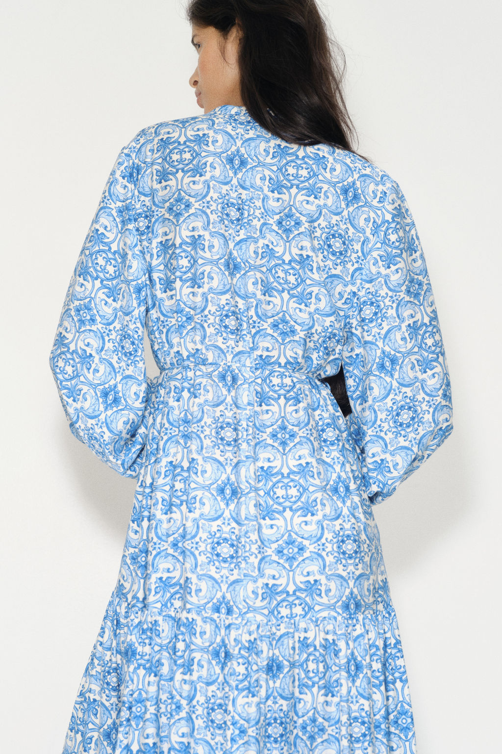 Vestido escalonado con dise?o estampado - H&m фото 6