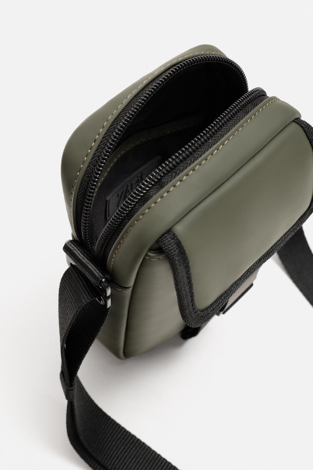RUBBERISED CROSSBODY BAG - Zara фото 6