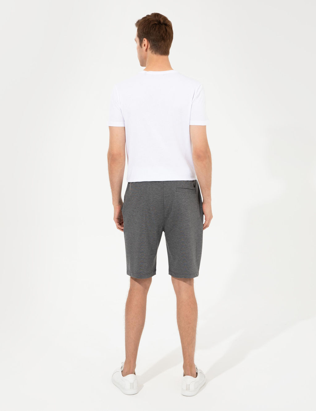 Серые меланжевые трикотажные шорты комфортного кроя