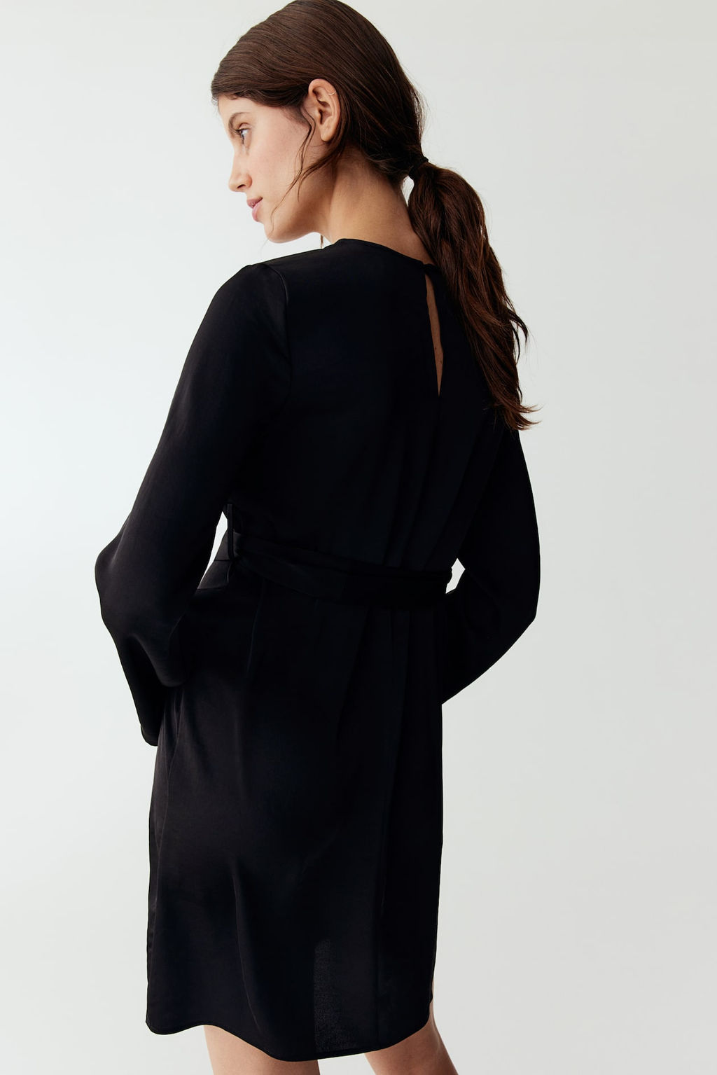 MAMA Vestido de saten con cinturon de anudar - H&m фото 3