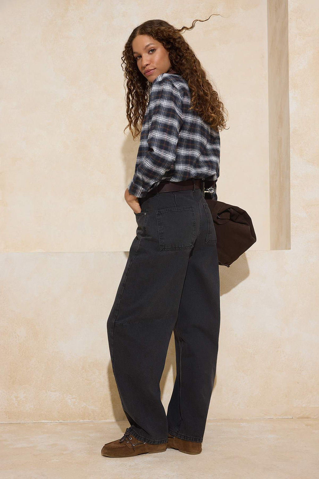 Siyah More Sustainable Dikis Detayl? Dusuk Bel Loose Baggy Jeans TWOAW25JE00328 - Trendyolmilla фото 8